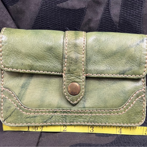 Frye Campus Wristlet green - Picture 7 of 10